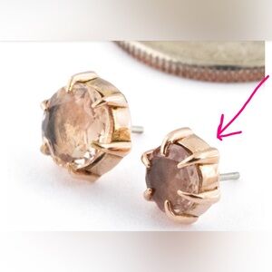 Gently used Maya Jewelry Illuminate threadless end w sunstone in rose gold👀✨💕